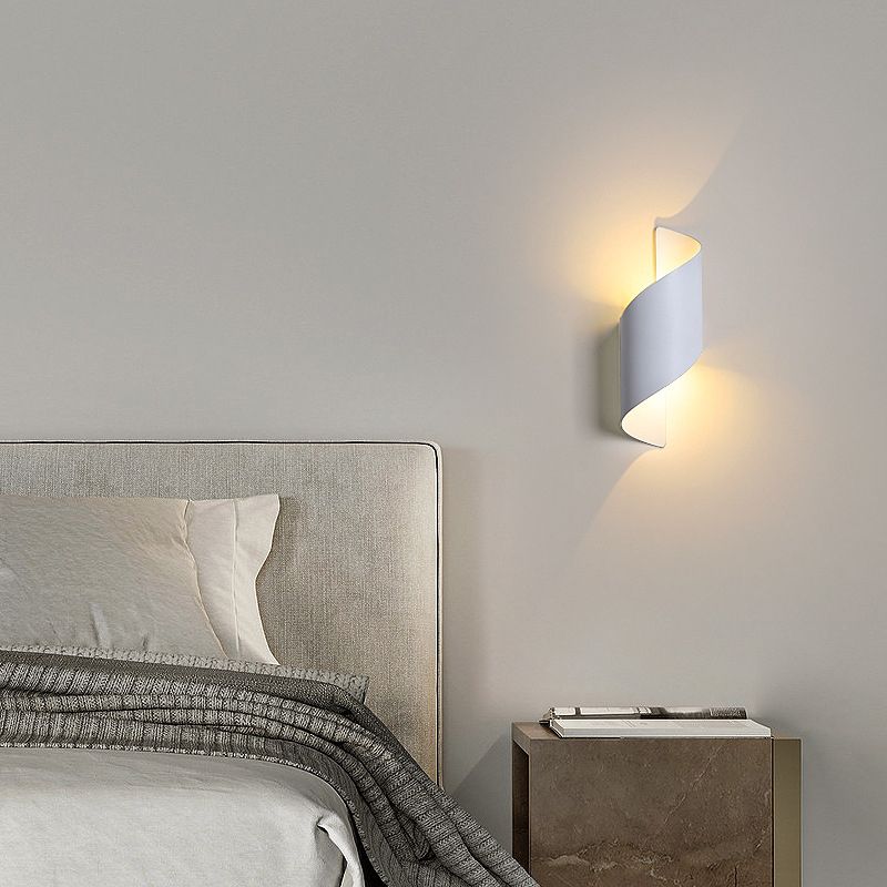 White/Black Modern Wall Mounted Sconce 1 Light Metallic Wall Light