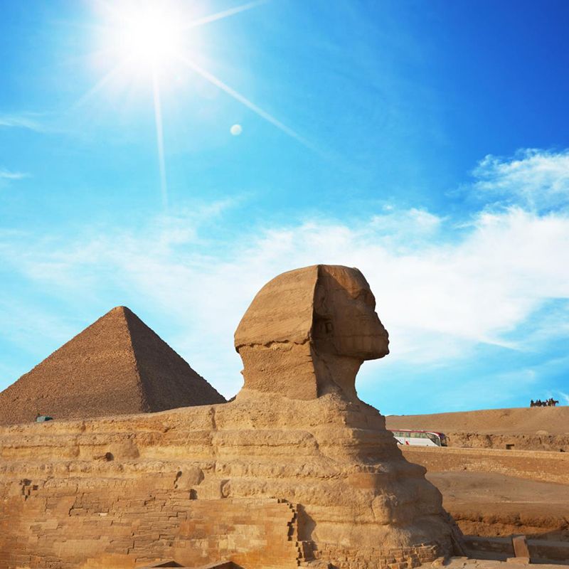 Contemporary Scenery Mural Wallpaper Natural Color Sun over the Pyramid Wall Covering