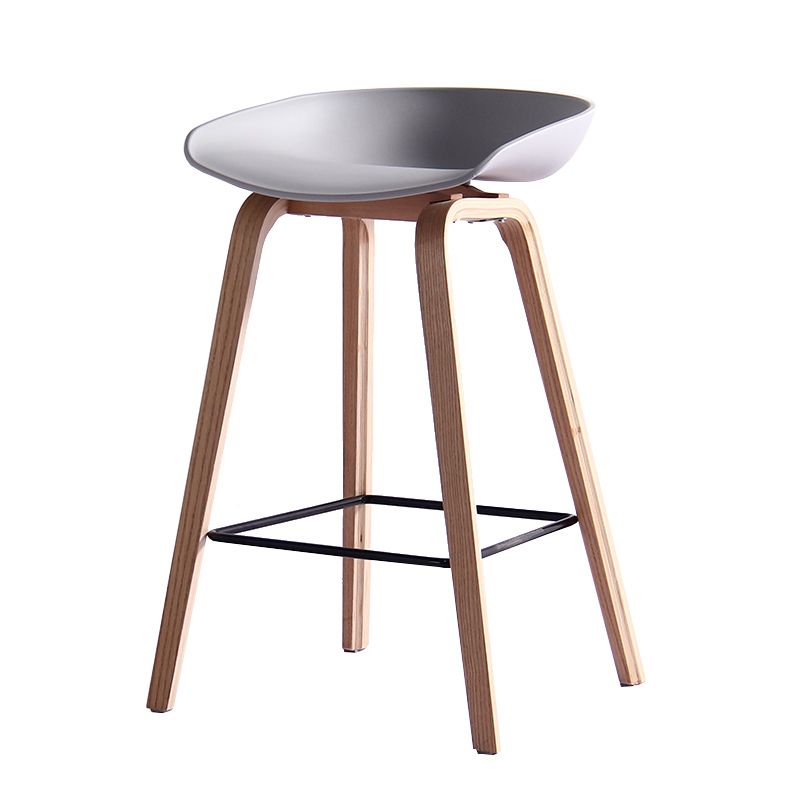 Contemporary Bar Stool Plastic Counter Bar Stool with Wooden Legs