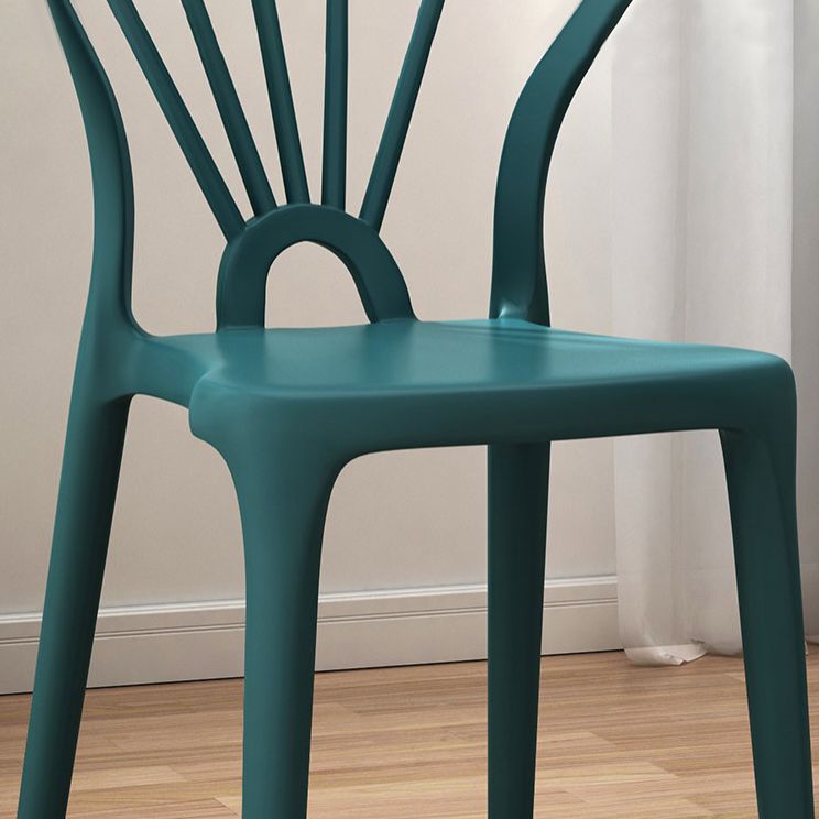 Sedia a braccio di plastica moderna per casa sedia da pranzo per le braccia