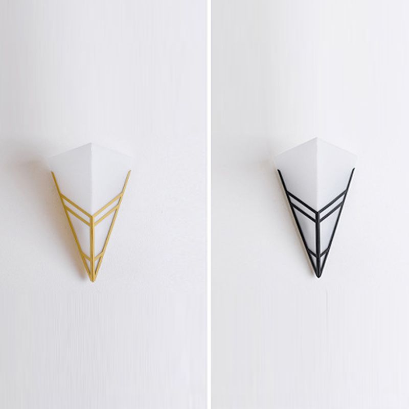 Triangle Modernist Wall Sconce Metal Sconce Light for Hallway