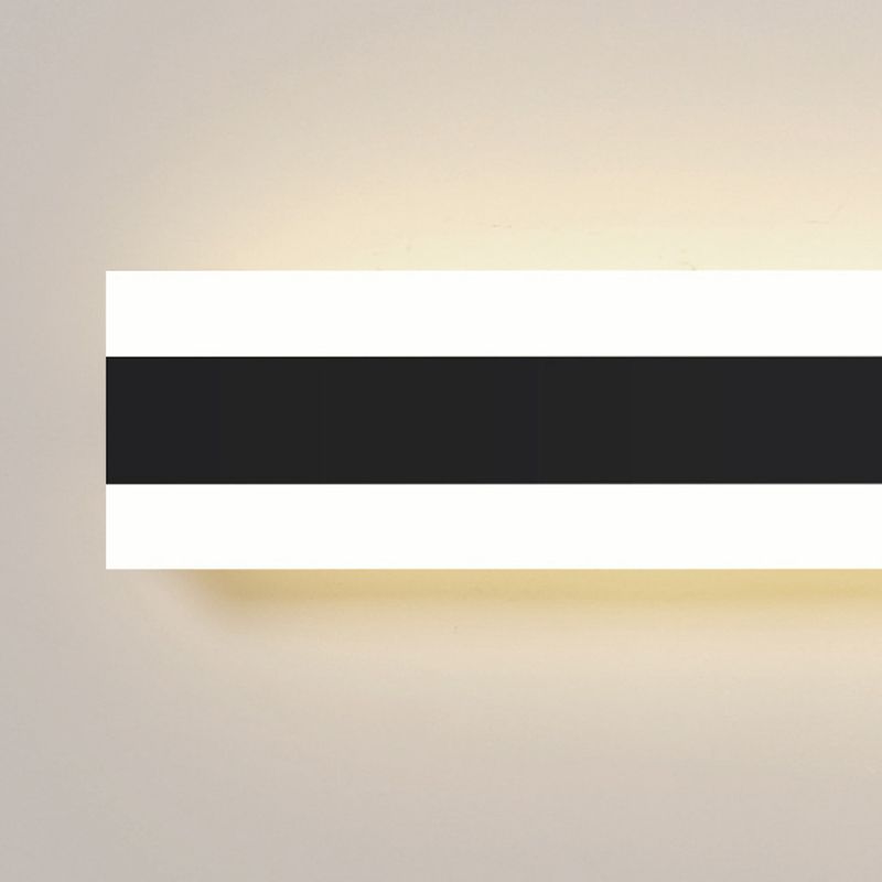 Linear Shape Metal Wall Lighting Modern Style 1 Light Wall Mounted Light Fixture in Black