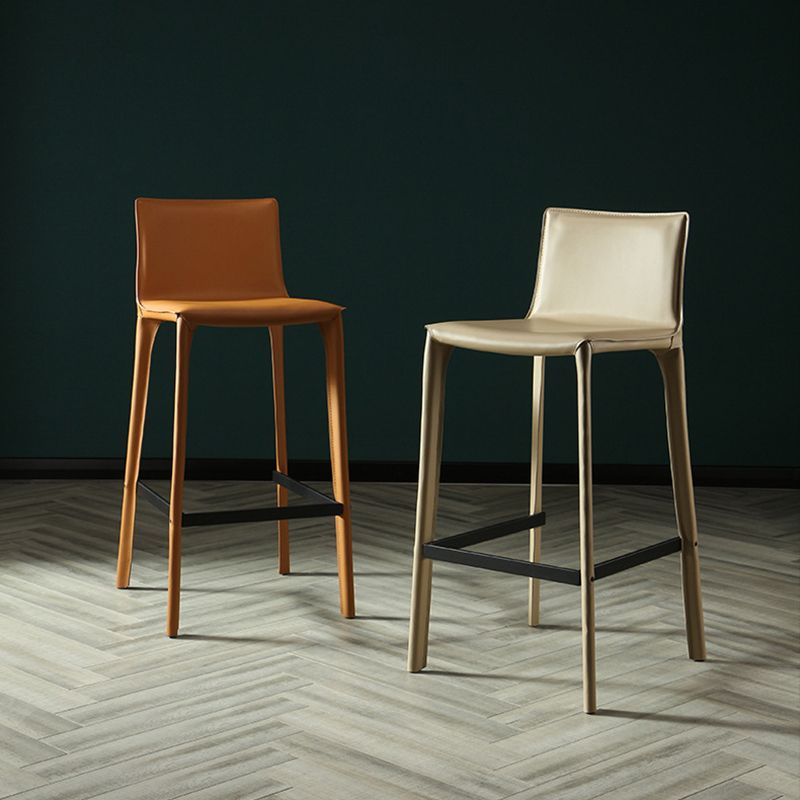 Taburete de bar de cuero para cafetería, reposapiés rectangular, respaldo bajo, altura de mostrador, 1 pieza