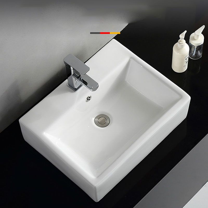 Rectangular and Round Vessel Sink in white with No Craftsmanship Basin Sink