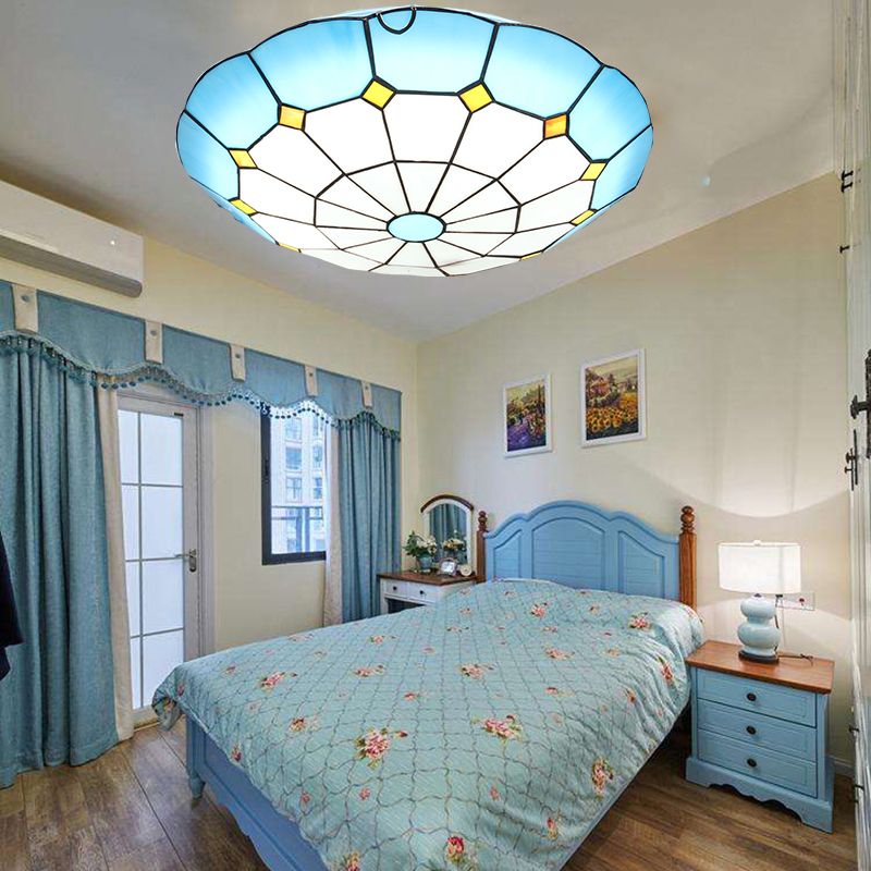 Tiffany Dome Shade Flush Mount Lighting Gridded Glass LED Flush Mount Fixture for Bedroom