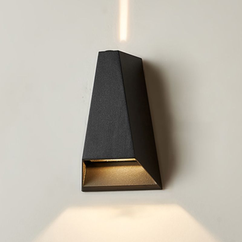 LED Modern Metal Wall Sconce Geometric Shape Wall Light with Glass Shade for Courtyard