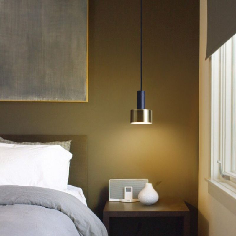 Metal Shaded Down Lighting Pendant Minimalist Style Pendant Lighting Fixture in Black