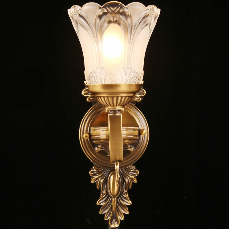 Single-bulb bloemenwand SCONCE Traditionele bronzen matwit glazen wandlampje voor gangpad