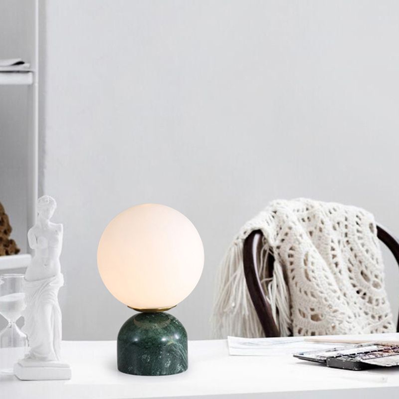 Globe Elfenbeinglas Nachttisch leichtes Nordic 1 Lamptischleuchte mit Marmorpodest