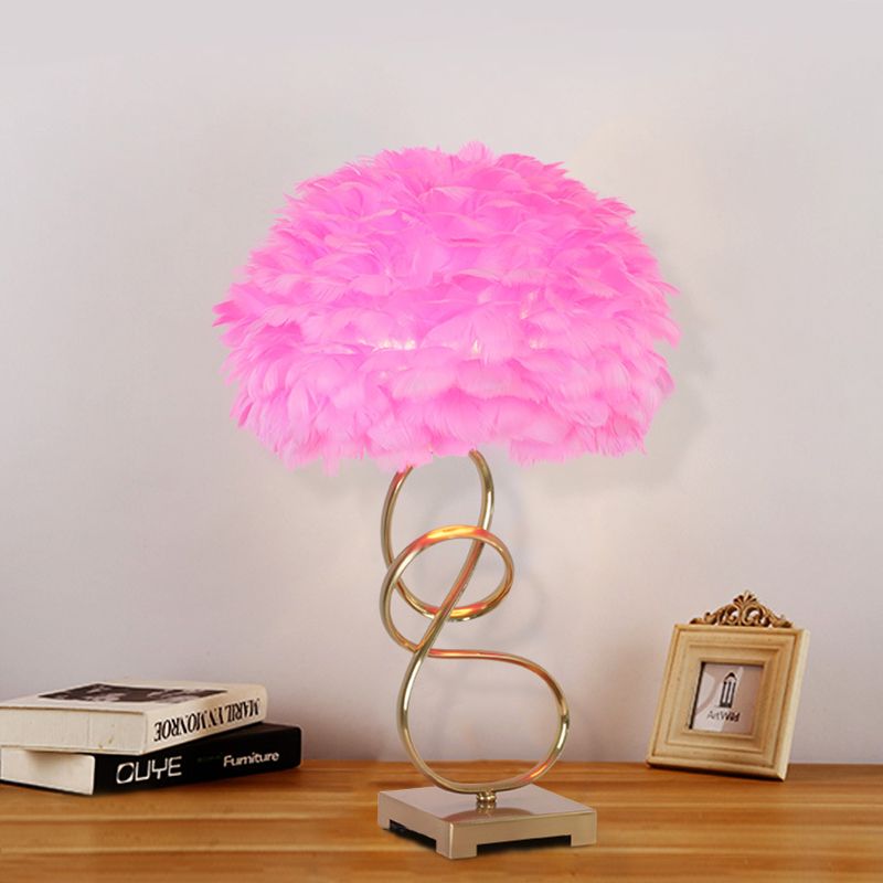 Spiral Metal Table Lighting Modern 1 Head Gold Reading Lamp with Pink Feather Fabric Shade