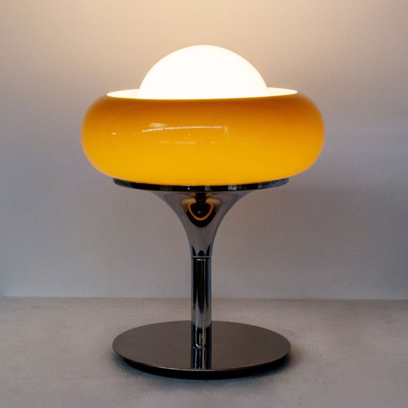Lampada da tavolo a forma di bocciolo in vetro marrone chiaro Lampada da notte contemporanea con 1 lampadina con finitura cromata per soggiorno