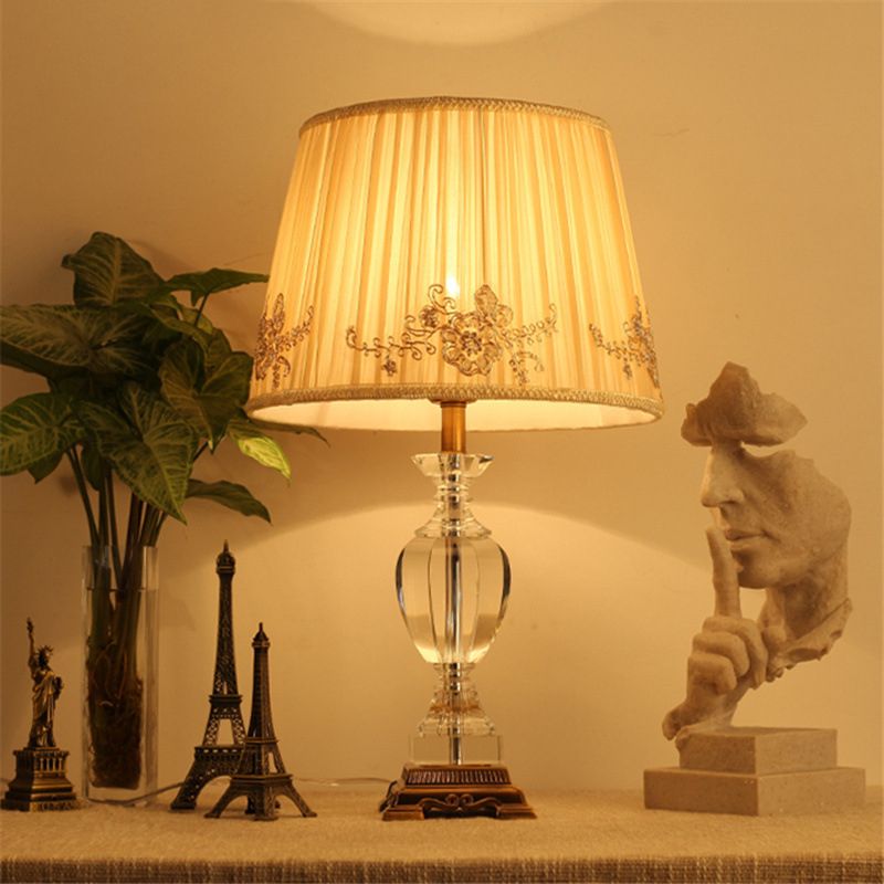 Modernisme Curbe Task Task Light Cutt Crystal 1 Bulbe petite lampe de bureau en beige
