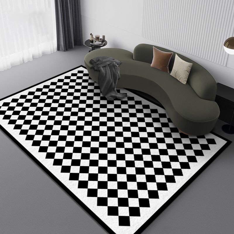 Black Modern Rug Polyester Check Pattern Rug Washable Indoor Rug for Living Room