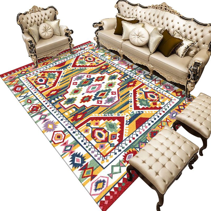 Wine Red Vintage Carpet Polyester Graphic Carpet Washable Carpet for Living Room
