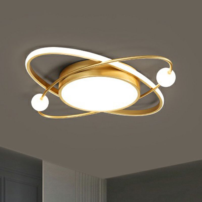 Illuminazione a soffitto acrilica minimalista della lampada del supporto di Orbit LED di finitura oro per la camera da letto