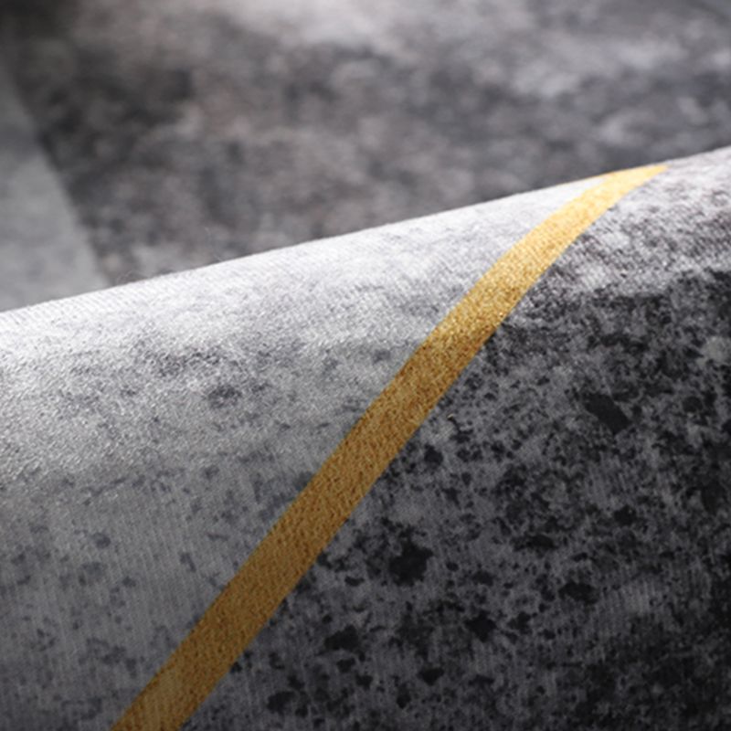 Modern Graphic Pattern Rug Polyester Carpet Pet Friendly Indoor Rug for Home Decoration
