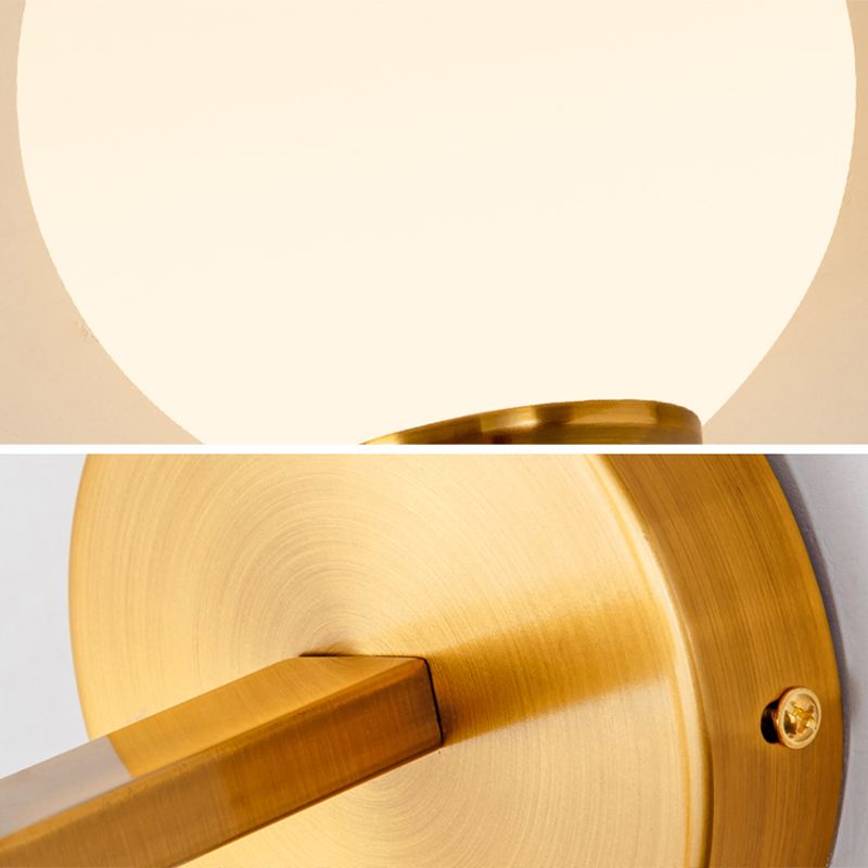 1-Light Wall Light in Modern Luxury Style Wrought Iron Wall Sconce with Globe Glass Shade