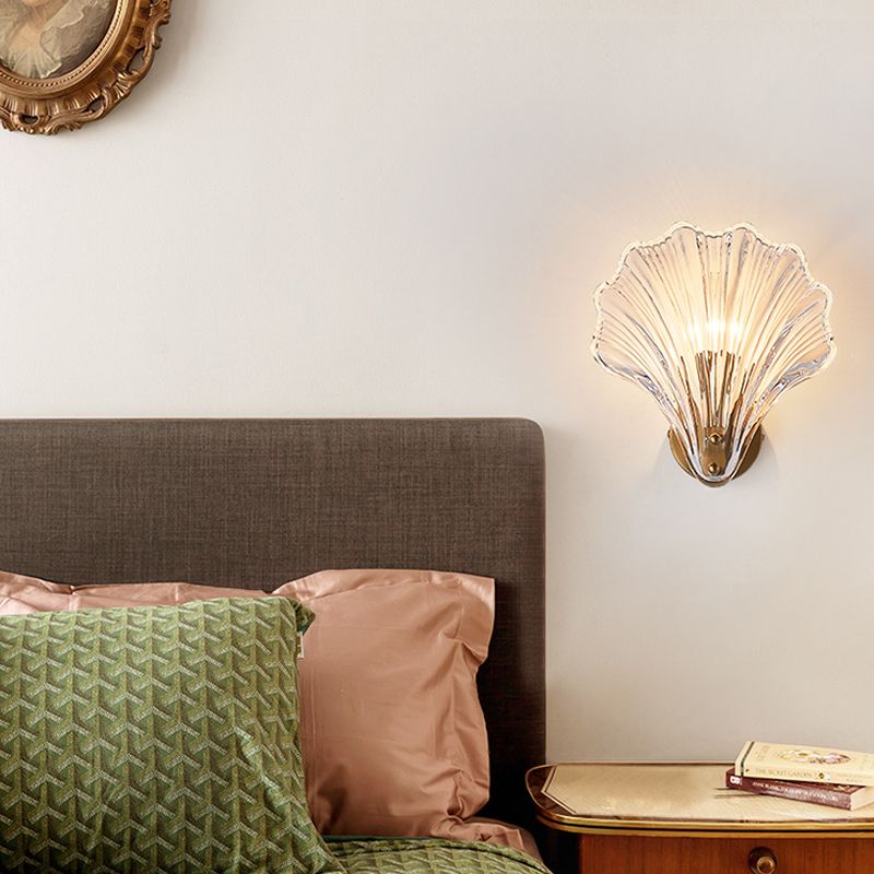 Luz de pared de vidrio de forma única estilo moderno de 1 luces de montaje de pared de luz en latón