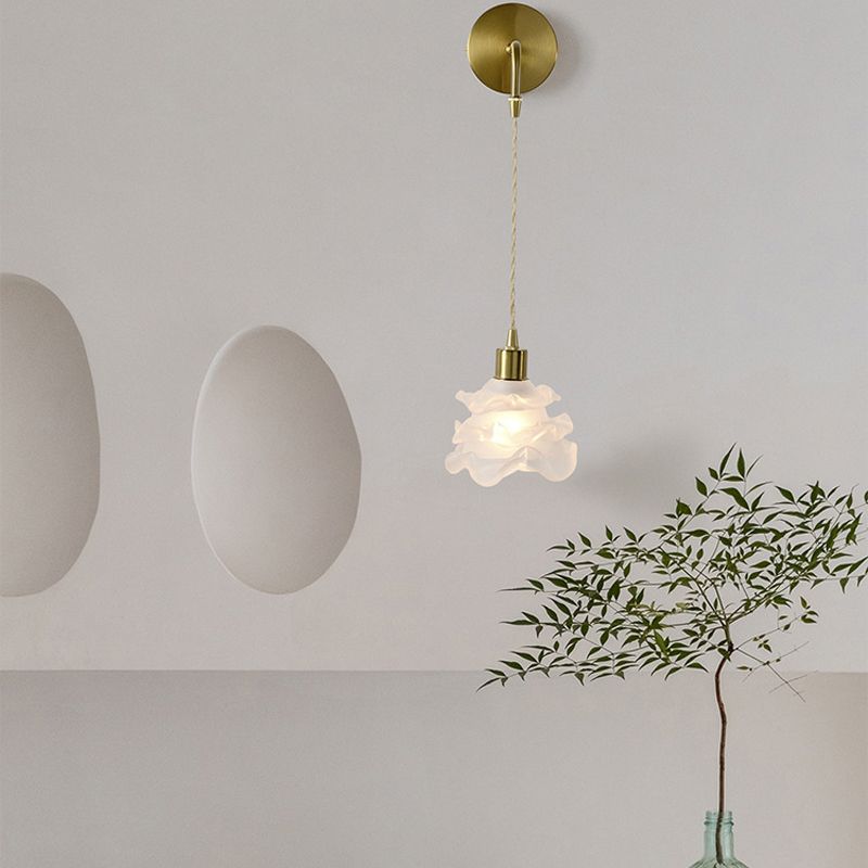 Flower Shape Glass Wall Lighting Modern Style 1-Light Wall Mounted Light in Gold