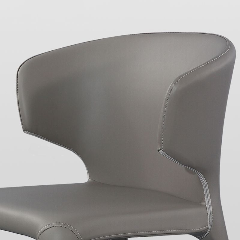 Chaise de bras de style de style ouule en cuir finition mate à manger simple