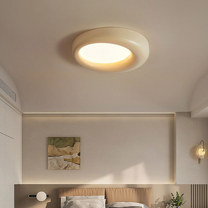 Round LED Ceiling Flush in White / Green / Red Modern Flush Ceiling