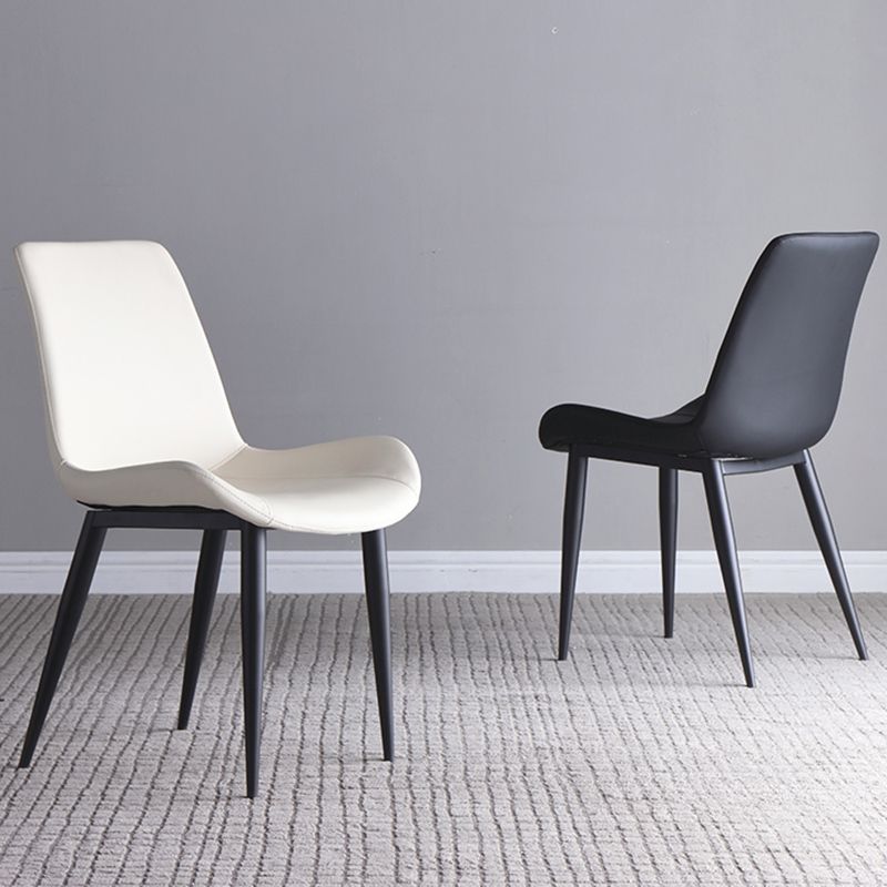 Chaise d'appoint en cuir pour restaurant contemporain, chaise de salle à manger au fini mat Parsons