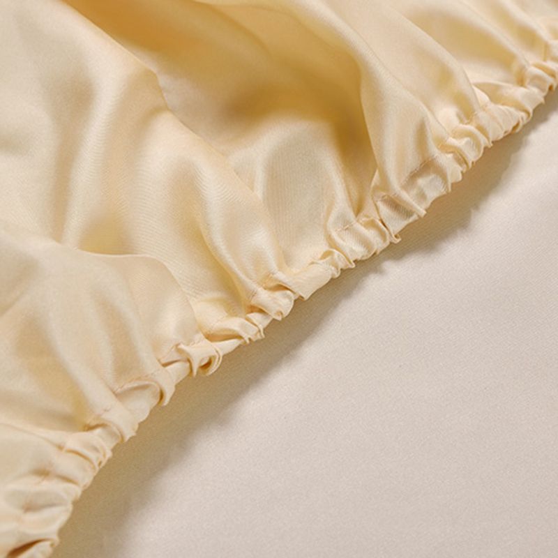 Elegant Silk Bed Sheet Wrinkle Resistant Non-Pilling Soft Bed Sheet