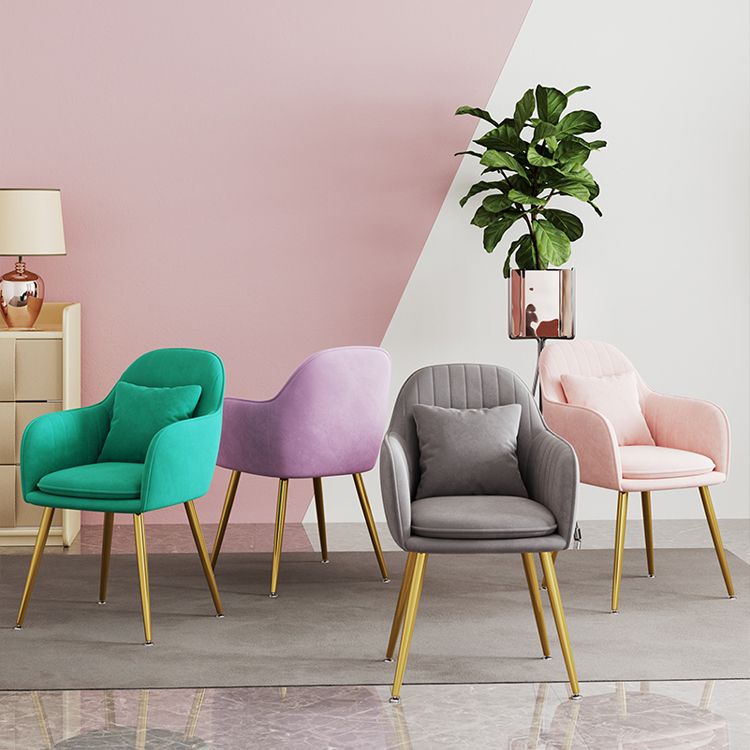 Silla de comedor de metal de estilo escandinavo Silla tapizada dormitorio con brazo