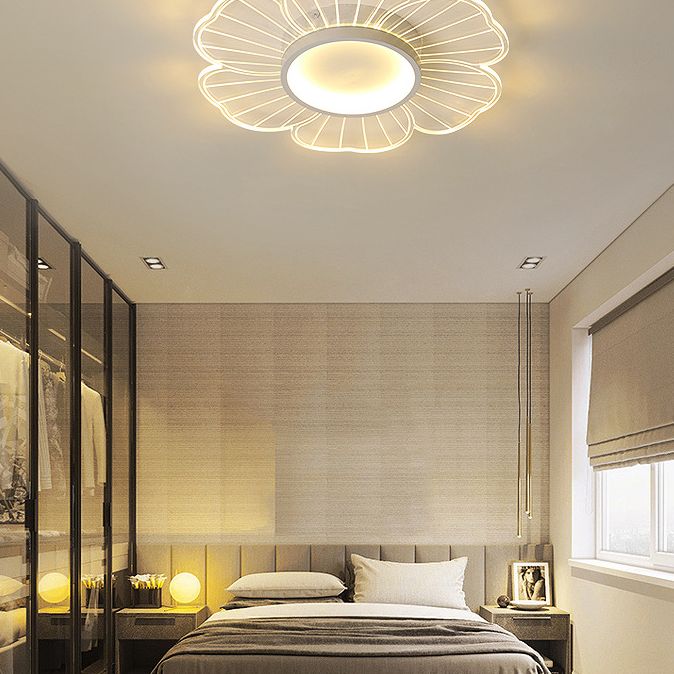 Plafond LED minimaliste Fleur blanche Fleur blanche près du plafond avec une teinte acrylique