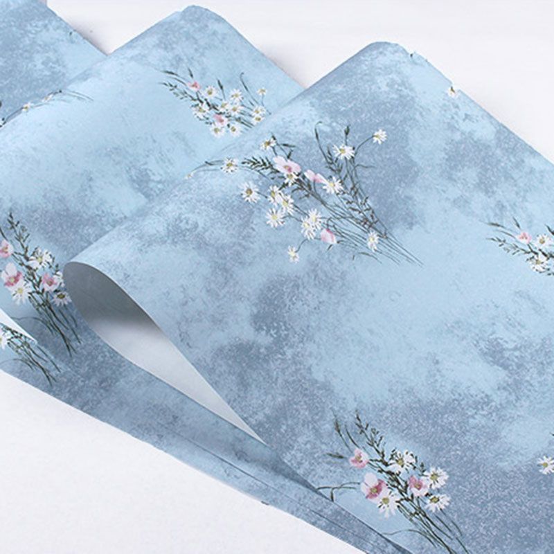 Decorative Cluster Blossoms Wallpaper Non-Woven Fabric Wall Covering for Living Room in Pastel Blue