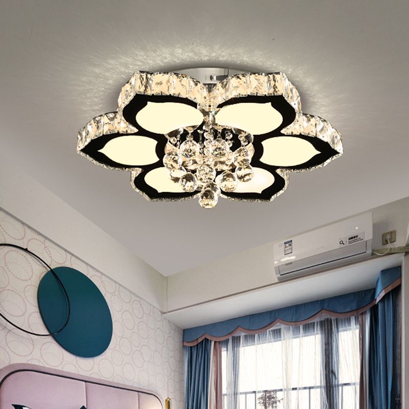 Beveled Glass Lotus LED Flush Light Contemporary Ceiling Flush Mount in Chrome for Bedroom, 17"/22" Wide