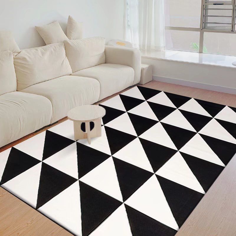 White Modern Rug Polyester Triangle Rug Non-Slip Backing Rug for Drawing Room