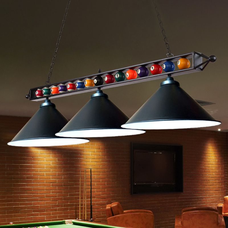 Lampada da biliardo conico con l'ombra industriale in metallo country club country light con bordo arrotolato