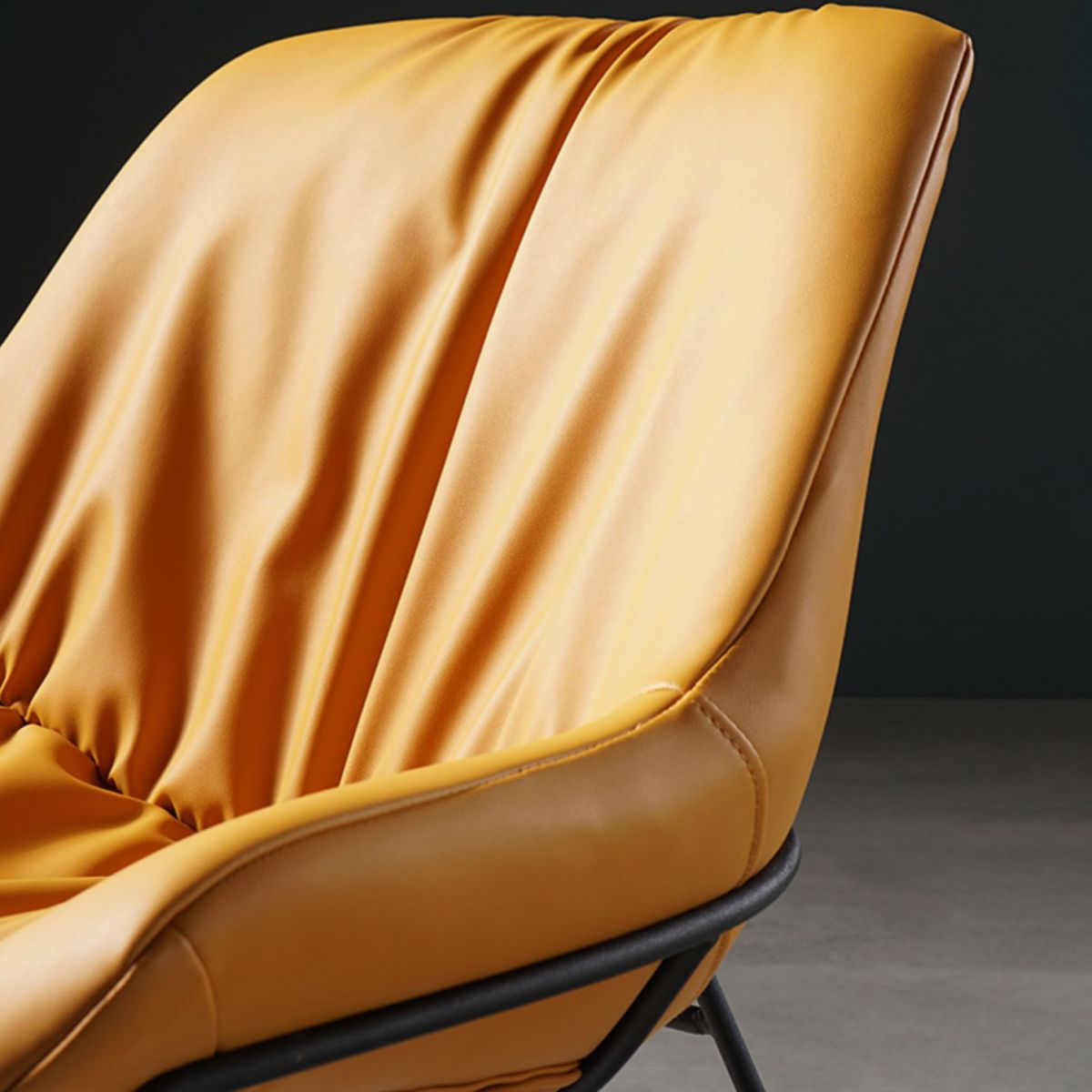 Chaise en cuir de style contemporain, chaise sans accoudoirs avec pieds en métal pour cuisine
