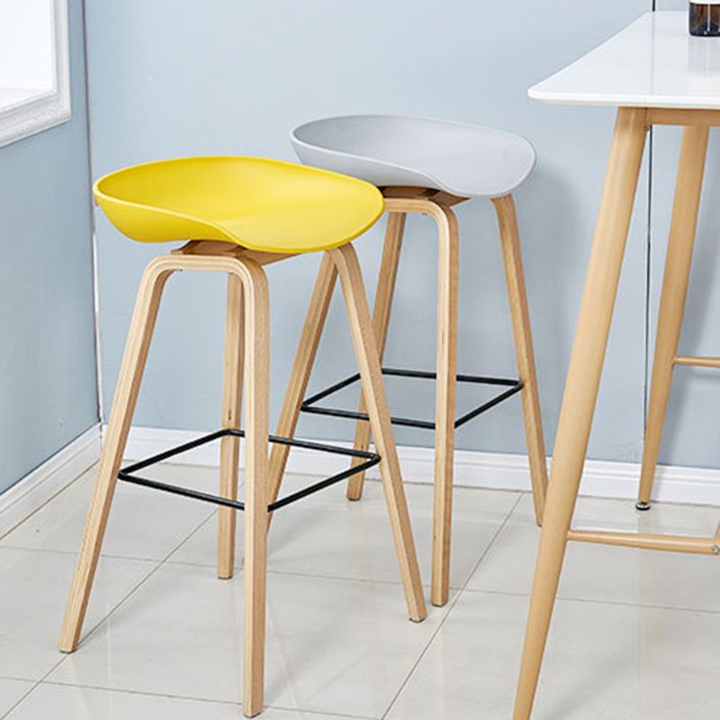 Scandinavian Solid Wood Legs Bar Stool Plastic Armless Bar Stool