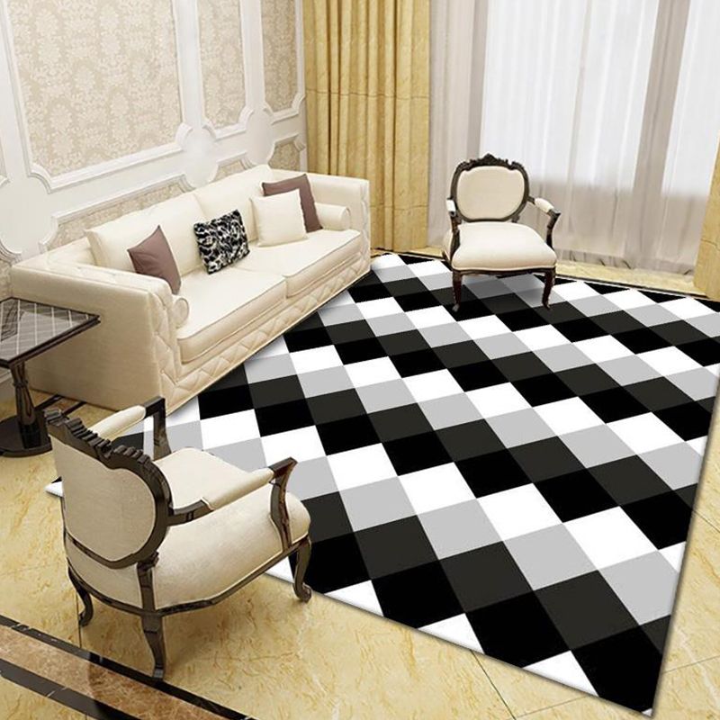 White Modern Carpet Polyester Triangle Carpet Non-Slip Backing Carpet for Living Room
