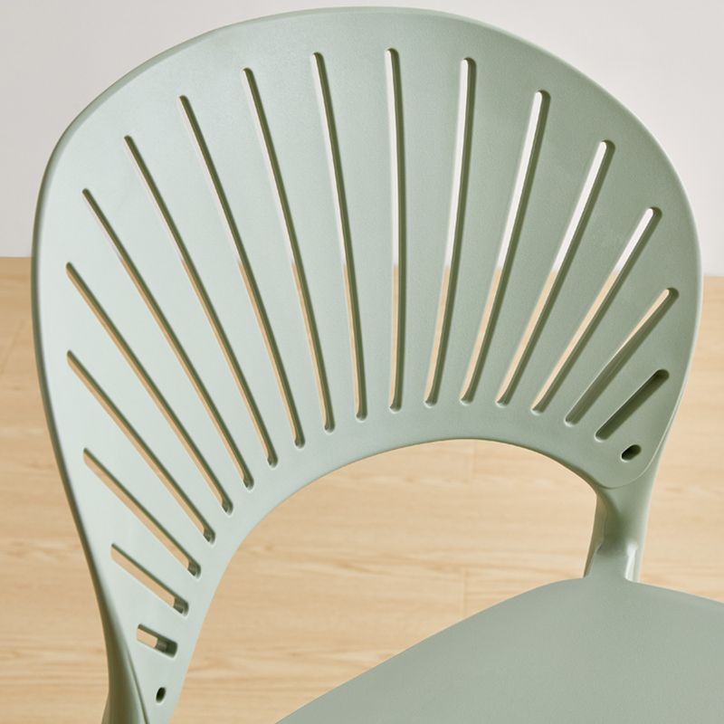 Contemporary Plastic Barstool Plastic Low Back Counter Stool in Matte Finish for Indoor