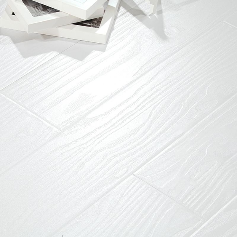 Modern Laminate Floor Wood Fade Resistant Click-Lock Laminate Plank Flooring