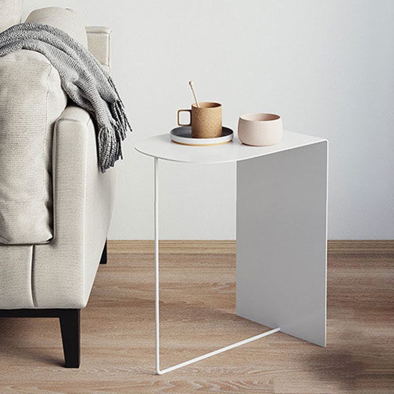 15.75" W x 11.81" D x 19.69" H Metal Side Table Simple Geometric End Table