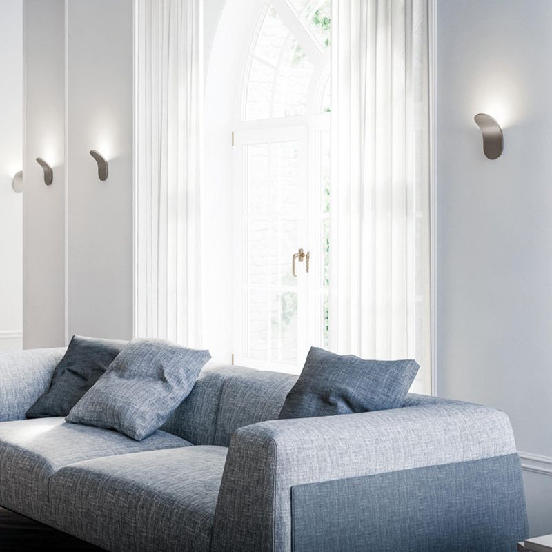 Contemporary Single Black/White Wall Mounted Sconce Metal Wall Light