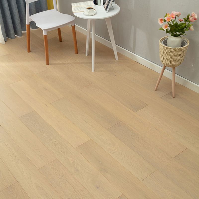 Modern Medium Laminate Flooring Natural Oak Laminate Plank Flooring