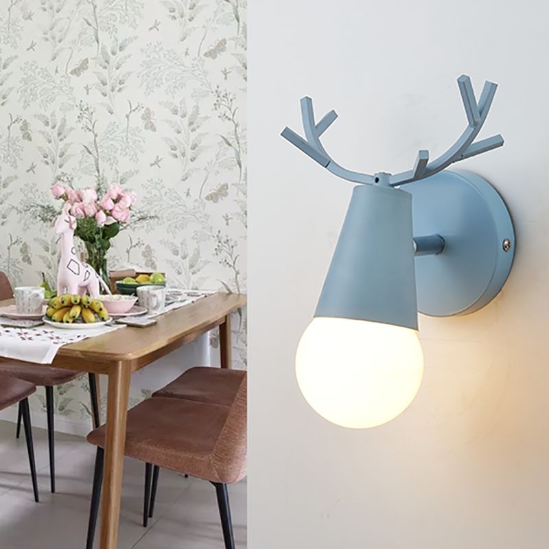 Modern Style Unique Shape Wall Sconce Metal 1 Light Wall Light for Bedroom