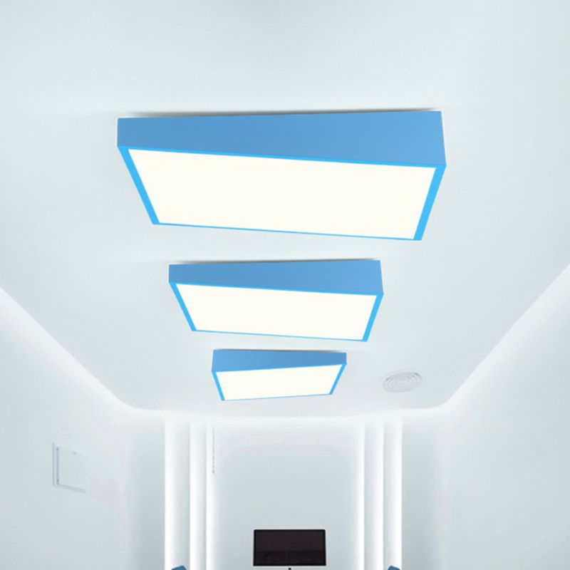 L'éclairage de plafond acrylique carré contemporain a mené le bâti affleurant en rouge/vert/bleu pour la maternelle