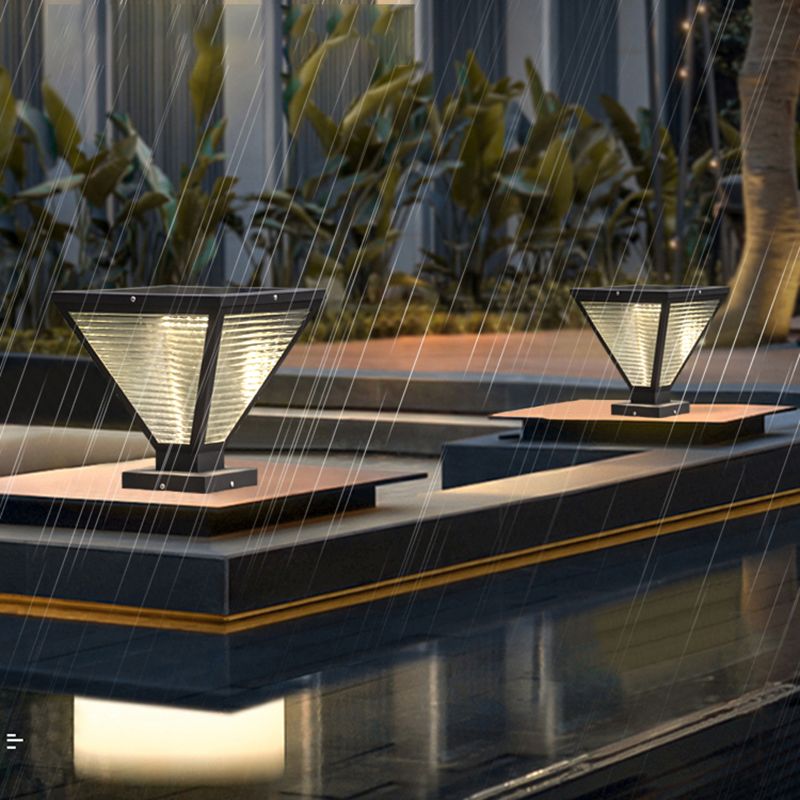 Geometric Shape Metal Outdoor Light Modern Style 1 Light Solar Pillar Lights in Black