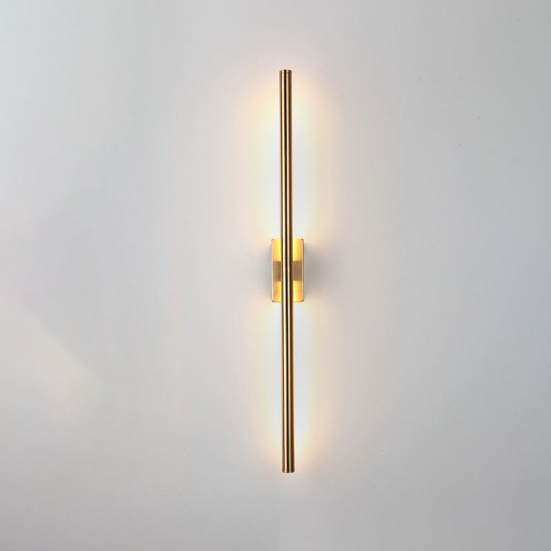 1-Light Linear Wall Sconce Modern Simple Style Metal Wall Lighting in Black and Gold