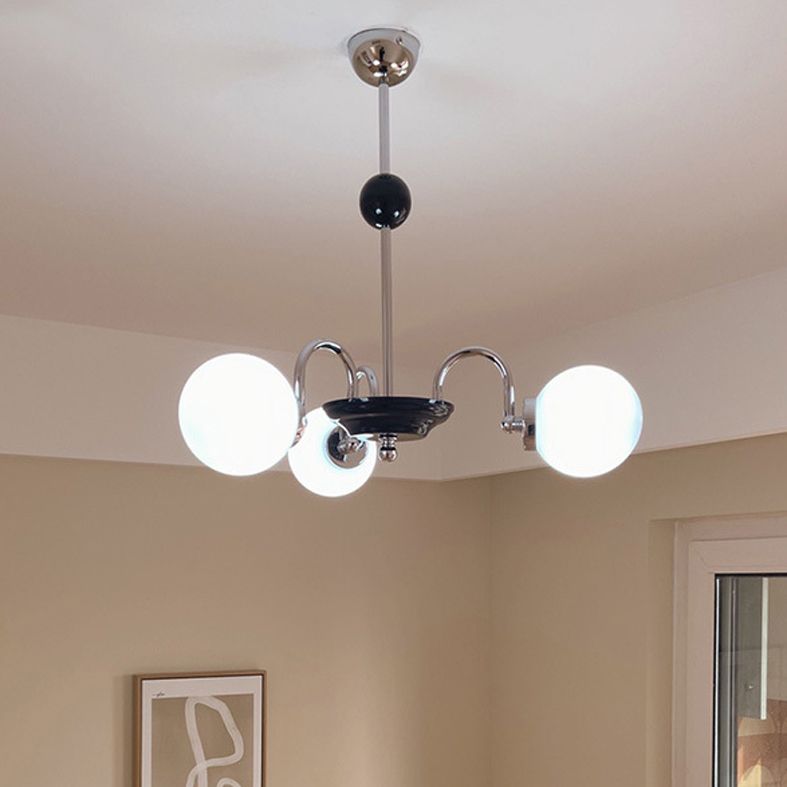 Luminaires de lustre en métal.