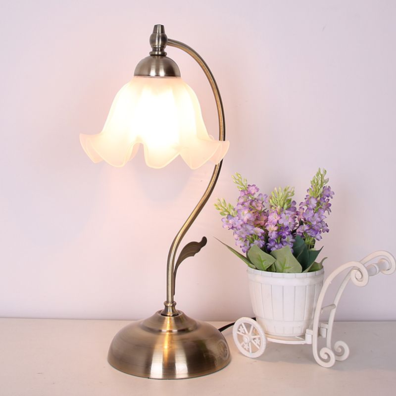 Modern Style Flower Shape Table Lamp Glass 1 Light Table Light