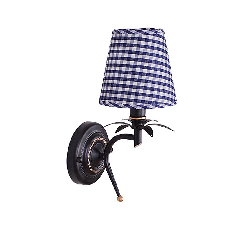 Mont à tête simple bleu Light Metal Metal Conical Sconce Light avec un tissu de réseau