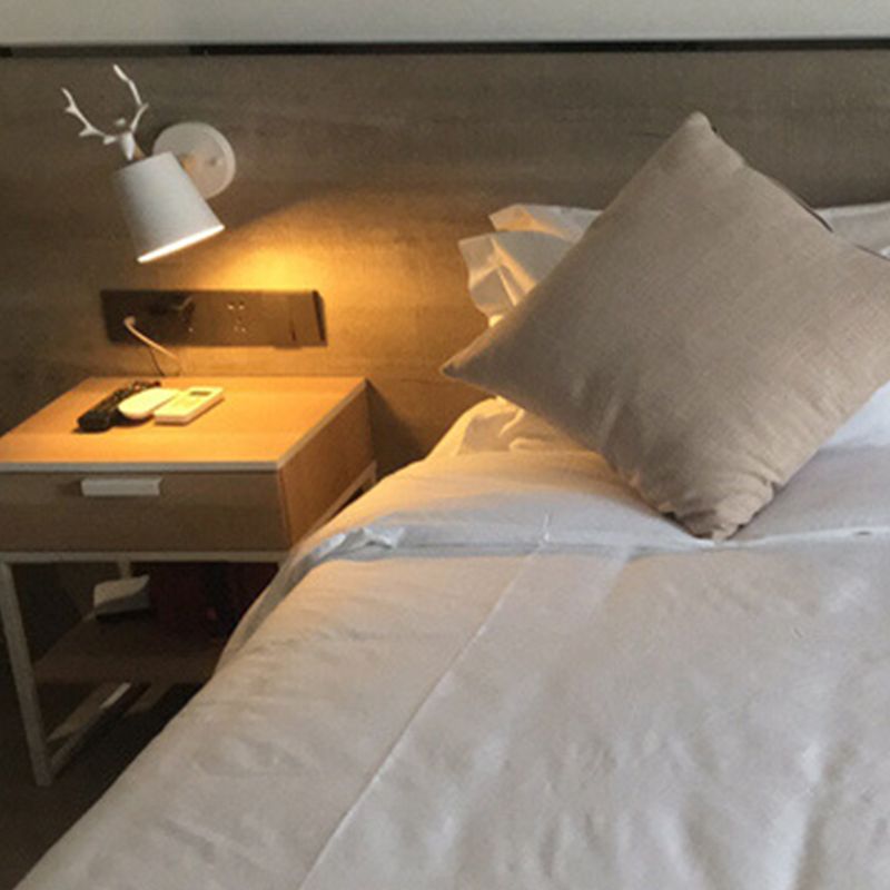 Modern Style Antlers Shape Wall Sconce Metal 1 Light Sconces for Bedroom