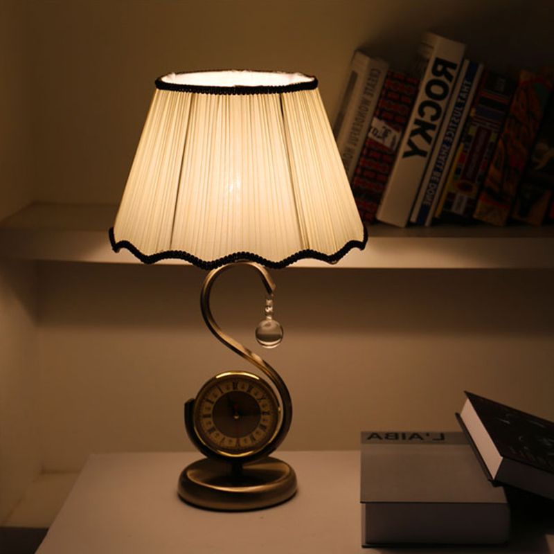 Luz de mesa de sala de estar festoneada 1 tela rústica 1 iluminación negra nocturna con brazo y reloj